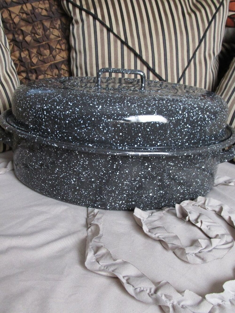 NWOT Granite Ware covered roaster